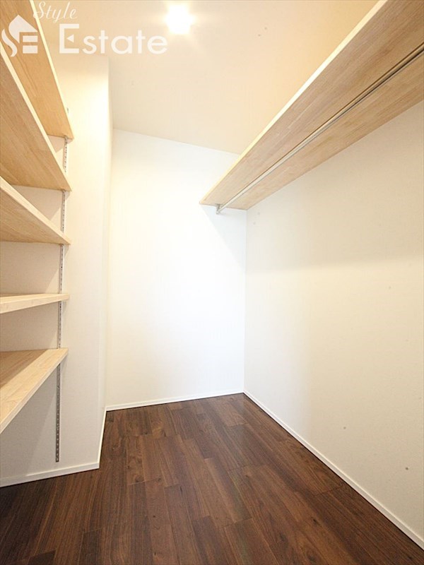 収納　ウォークインクローゼット