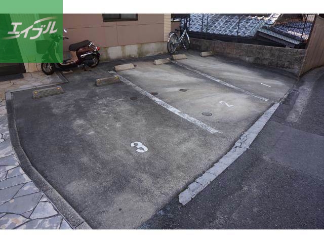 駐車場　駐車場