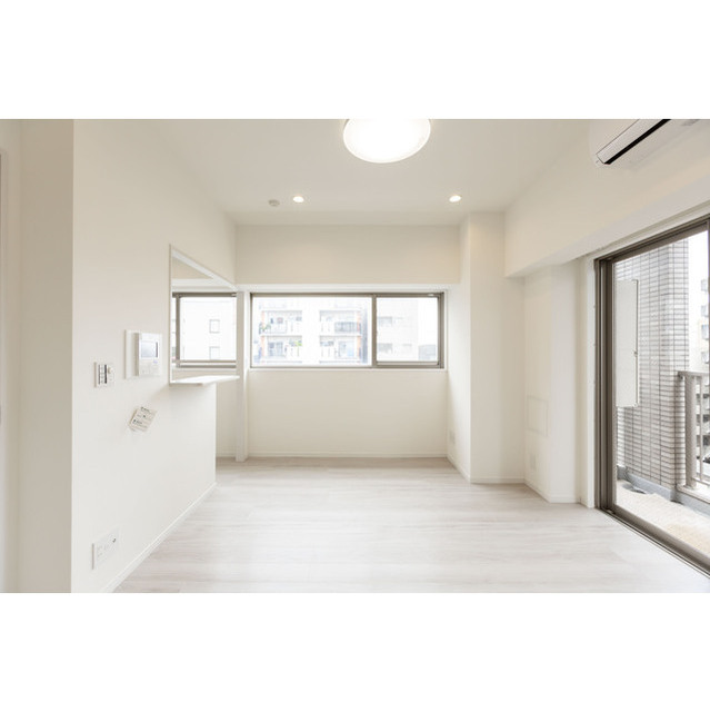 居室・リビング　内観１