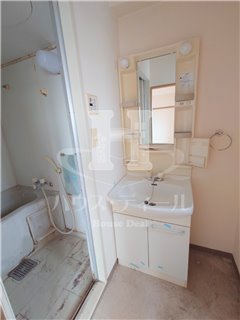 洗面設備　独立洗面台です