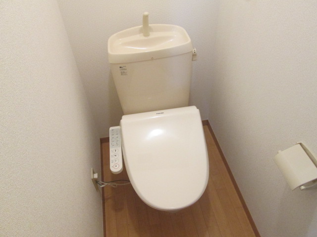 トイレ　温水洗浄便座