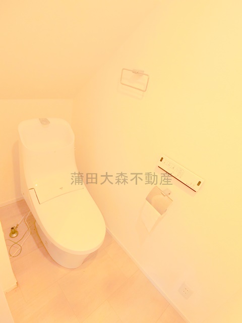 トイレ　温水洗浄便座付き