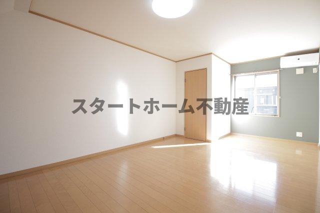 居室・リビング　ゆったり過ごせる居間です