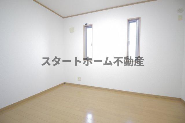 その他部屋・スペース　落ち着いて過ごせるお部屋なので、寝室にいかがでしょうか