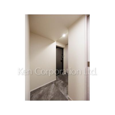 玄関　同タイプ11階のお部屋を撮影。仕様が異なることがあります。