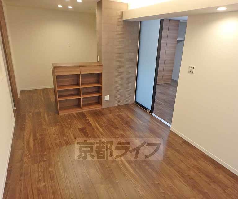 居室・リビング　カウンターキッチン付のリビングです