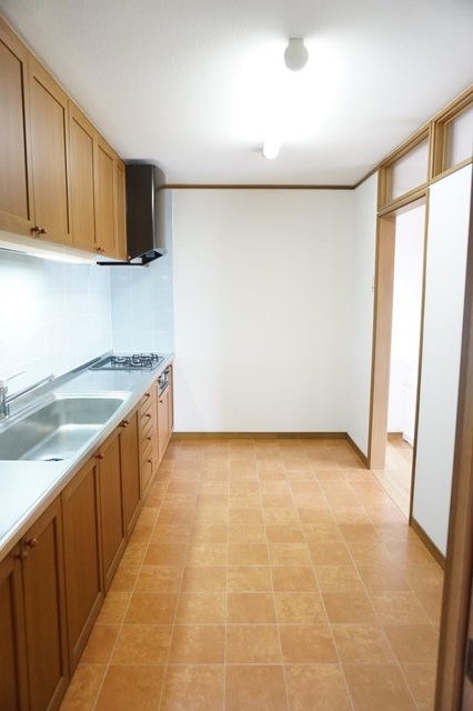 キッチン　３口ガスコンロシステムキッチンでお料理ラクラク