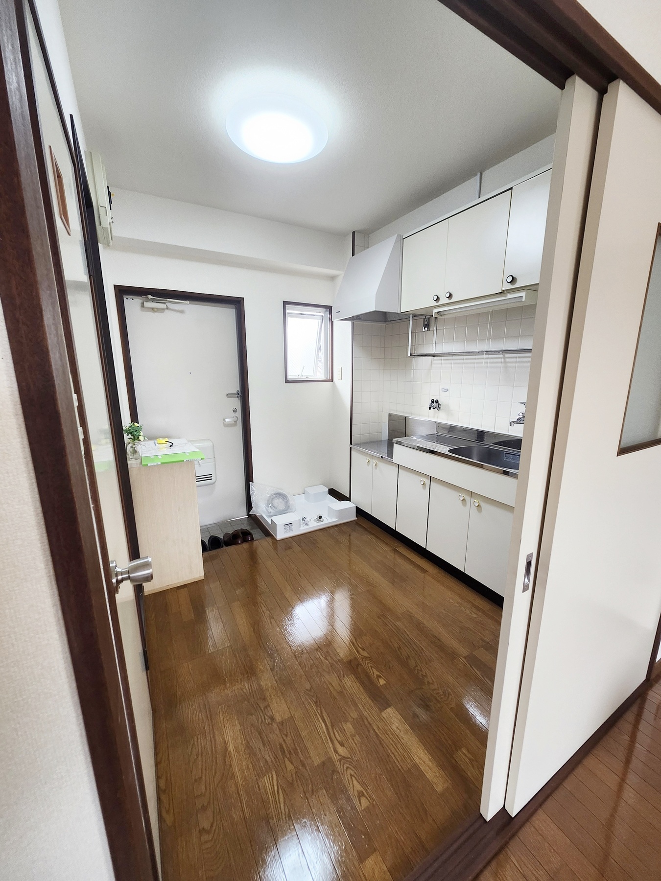 その他部屋・スペース　室内洗濯機置き場を玄関横に設置しました♪