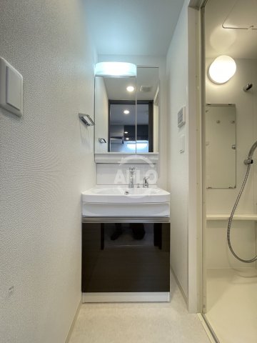 洗面設備　エステムコート大阪WESTII　独立洗面台