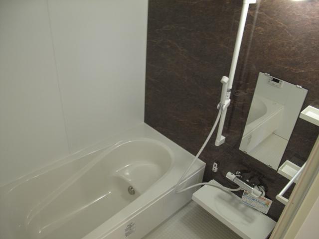 バス・シャワールーム　足を伸ばして入れる一坪風呂☆