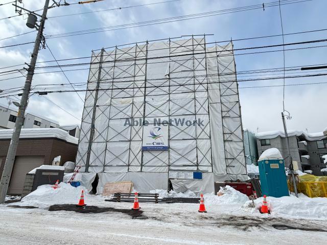 建物外観　建築中