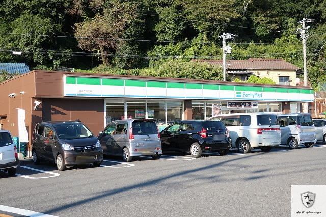 コンビニ　ファミリーマート（コンビニ）まで1000m