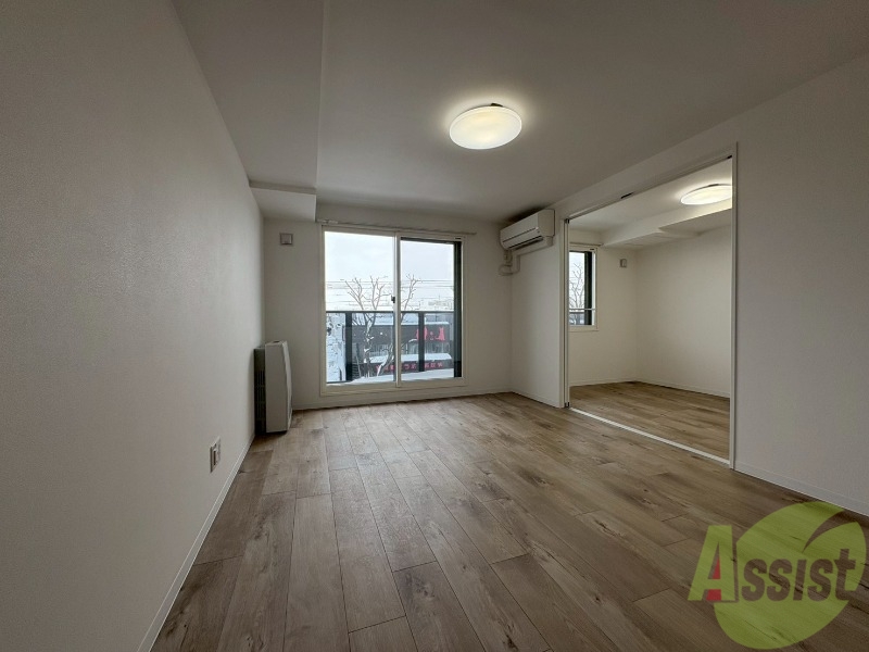 居室・リビング　広々としたリビングですね。使い勝手がよさそうですね！