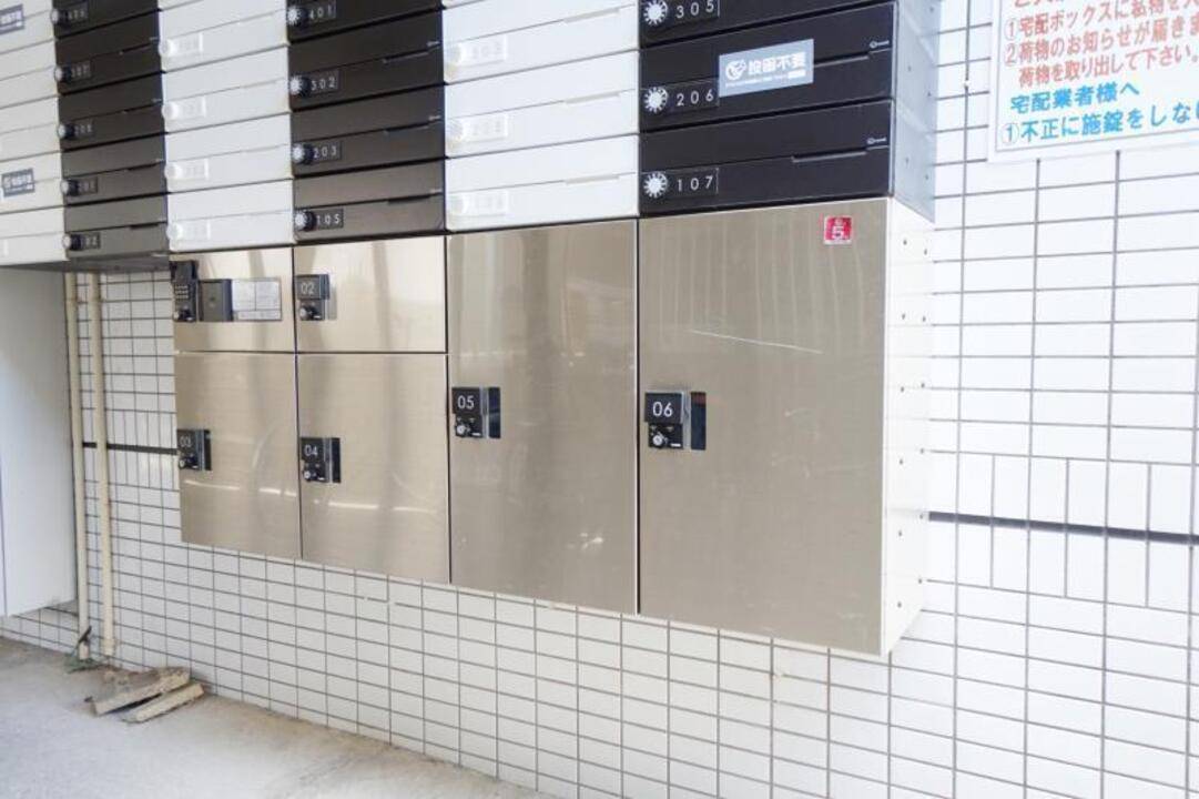 エントランス　宅配ボックス