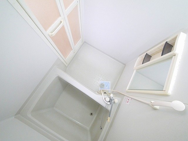 バス・シャワールーム　お風呂で日々の疲れを落としましょう