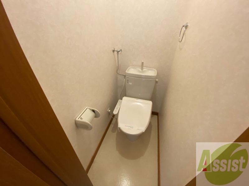 トイレ　シャワートイレになっているので快適です！