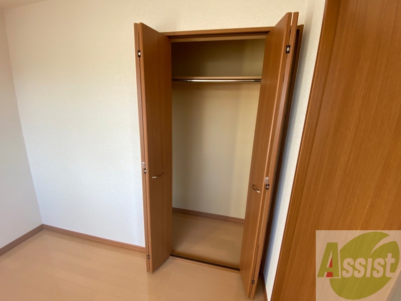 収納　寝室には収納があります。すっきり片づけましょう！