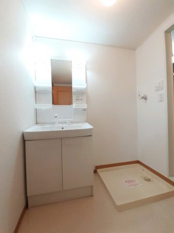 洗面設備　使いやすい洗面所です