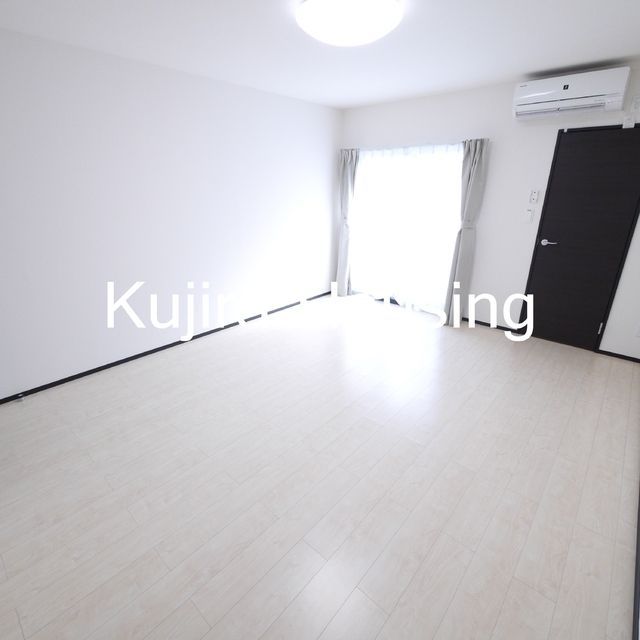 居室・リビング　10.1帖の洋室♪