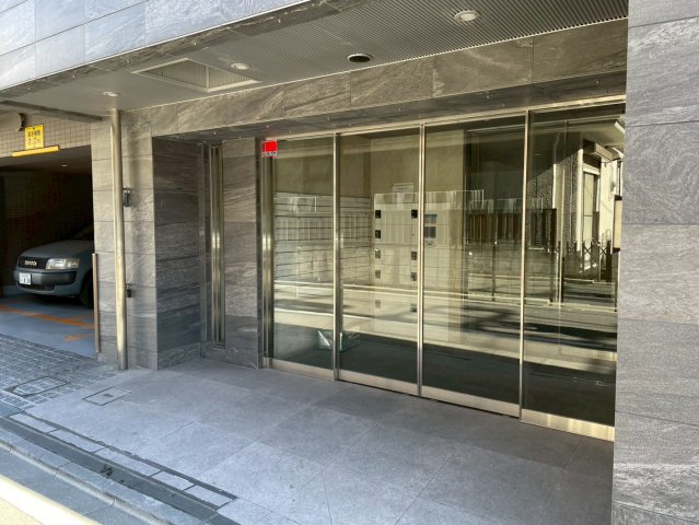 エントランス　清潔なエントランスです