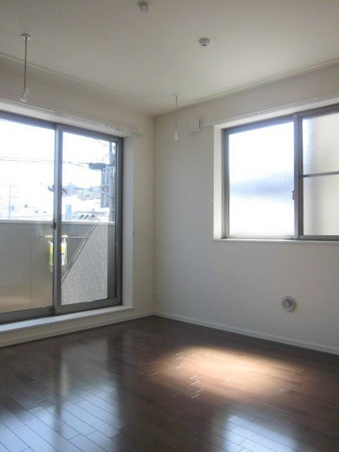 居室・リビング　★２面窓のリビングダイニング★