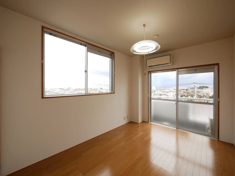 居室・リビング　洋室6帖（南東側）