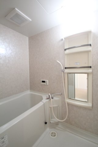 バス・シャワールーム　追い焚き付き