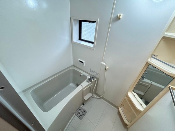 バス・シャワールーム　※別部屋の写真です