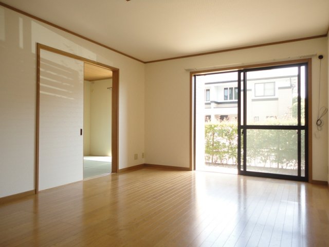 居室・リビング　おしゃれな居間です※現状優先