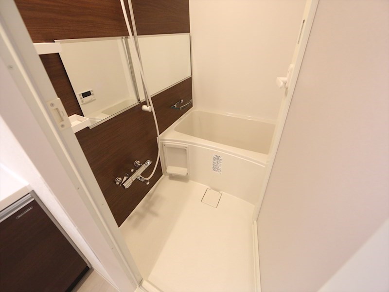 バス・シャワールーム　浴室暖房乾燥機付　追い焚き・オートバス機能付お風呂