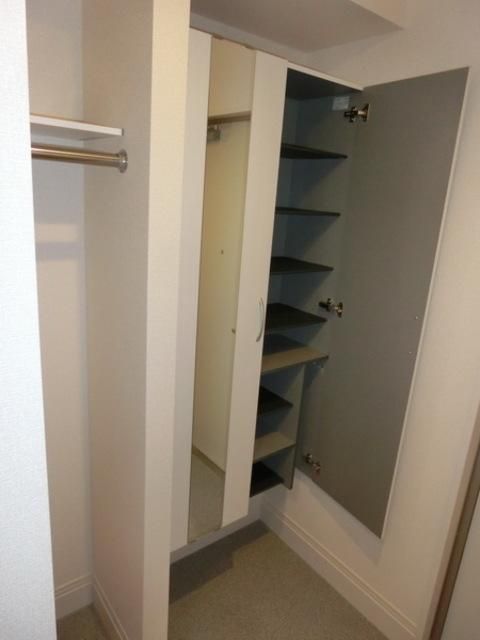 玄関　※別号室参考写真です