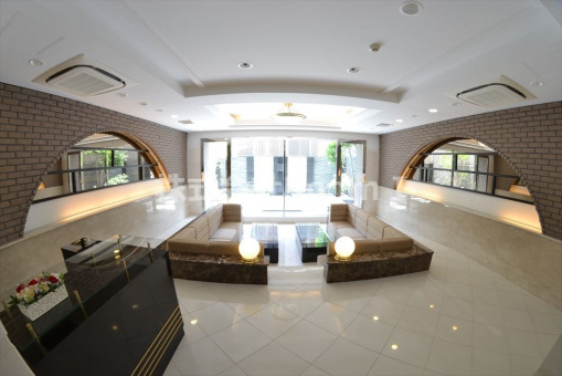 ロビー　落ち着いたロビーです