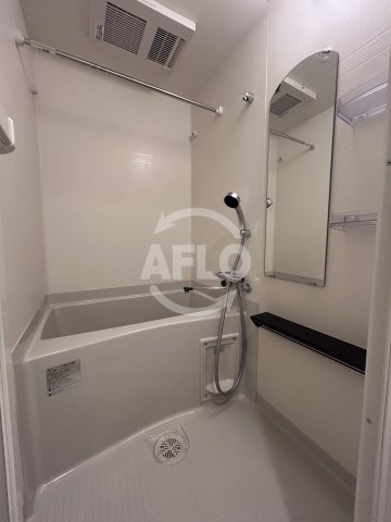 バス・シャワールーム　プレサンス西中島南方セレスト　浴室