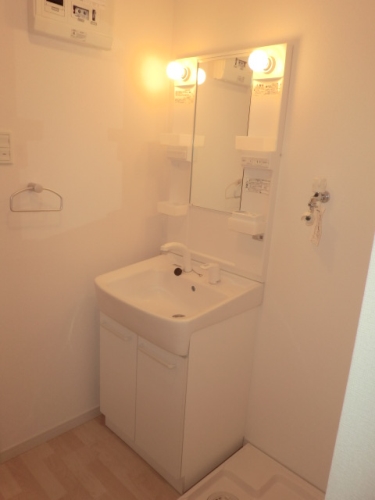 洗面設備　※写真は別部屋参考写真です。実際の色や配置が異なる場合があり