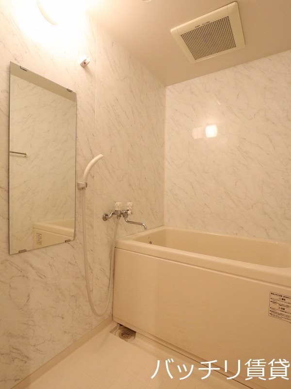 バス・シャワールーム　別号室イメージ画像。現況を優先いたします。