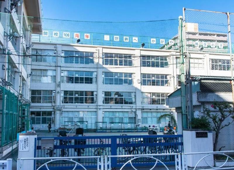 小学校　墨田区立外手小学校（小学校）まで300m