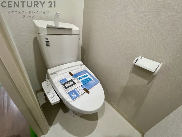 トイレ　温水洗浄便座付きのトイレです♪