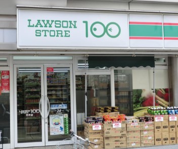 コンビニ　ローソンストア100東大島店（コンビニ）まで355m