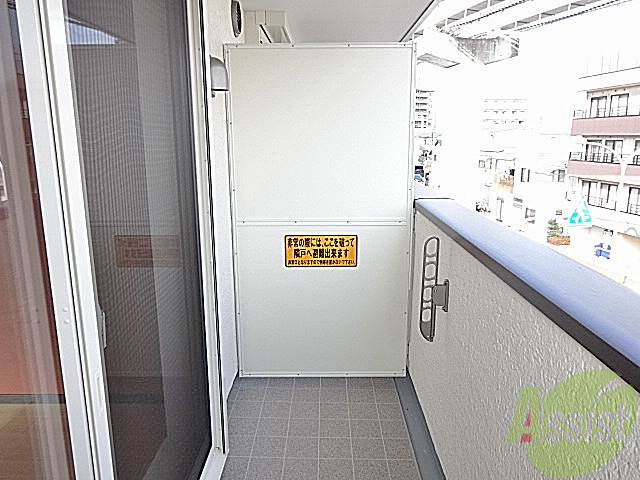 バルコニー　広めのバルコニーです。やっぱりお洗濯は外干しがいいですよね