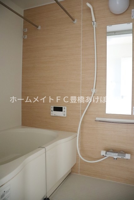 バス・シャワールーム　同型別部屋写真（反転）