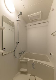 バス・シャワールーム　※別部屋の参考写真です。