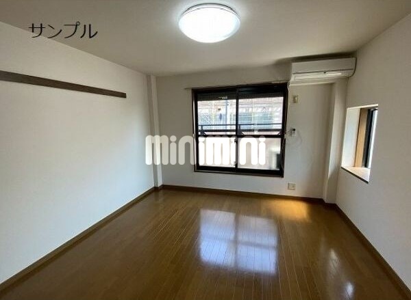 居室・リビング　同タイプのお部屋の写真です。