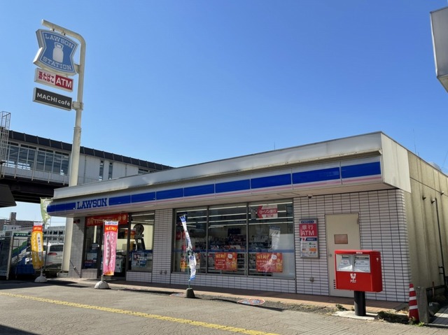 コンビニ　ローソン土浦駅東口店（コンビニ）まで600m