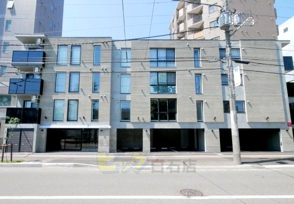 建物外観　都市ガス・Ｗｉ－Ｆｉ付ネット無料導入のマンションです♪