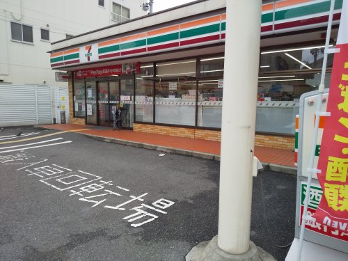 コンビニ　セブンイレブン 大阪本田3丁目店（コンビニ）まで117m