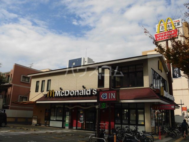 飲食店　マクドナルド 福岡日赤通り店（飲食店）まで605m