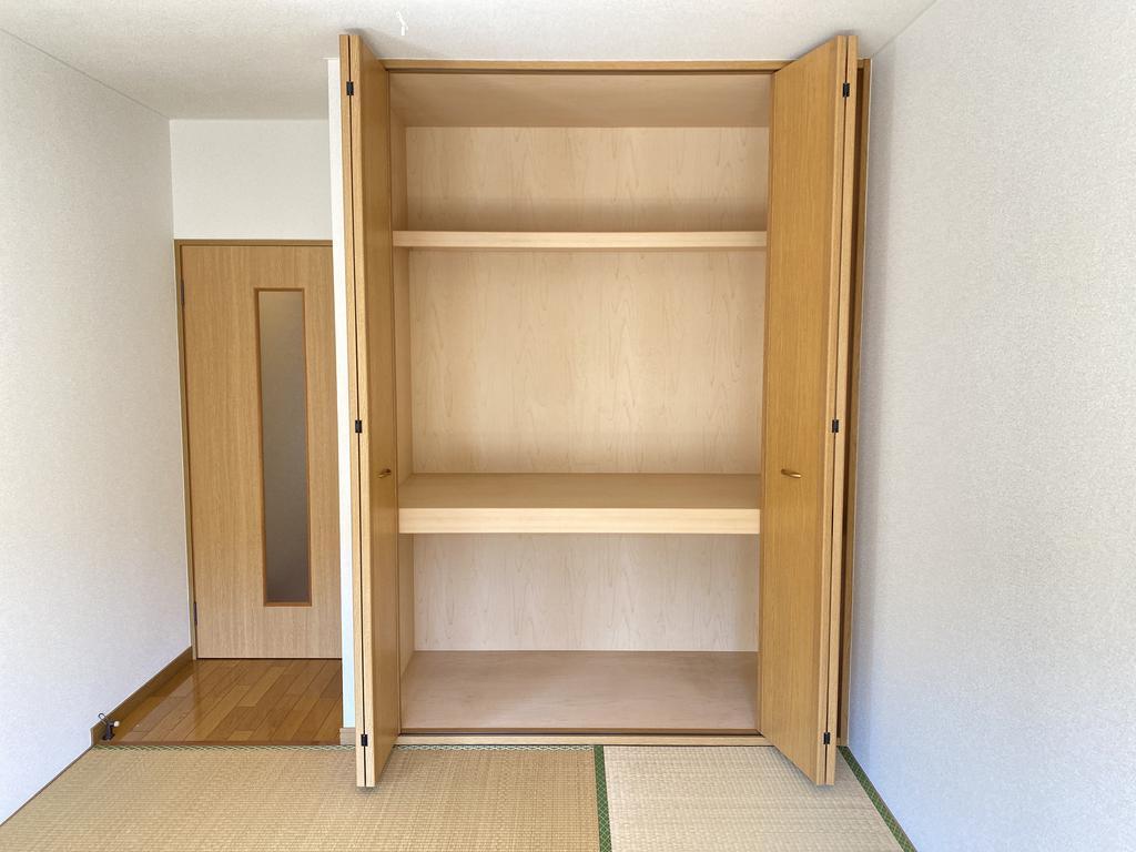 収納　押し入れ付きの収納です＊