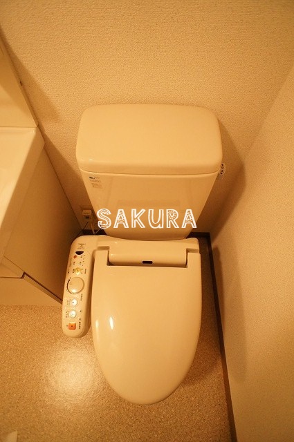 トイレ　嬉しい温水洗浄便座付き♪