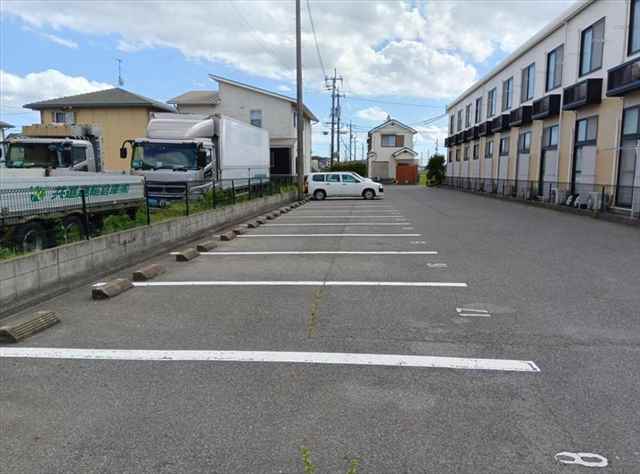 駐車場　駐車場