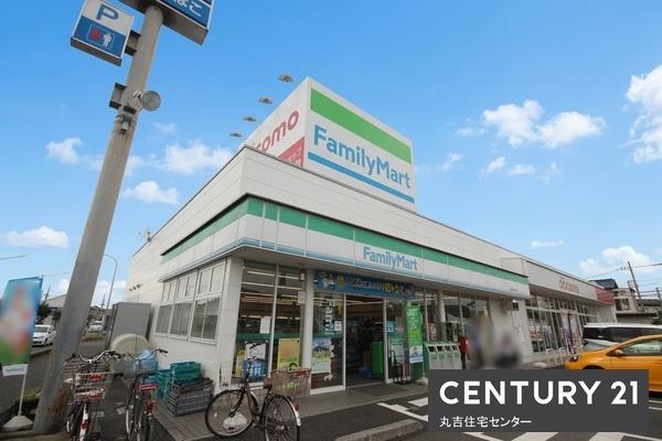 コンビニ　ファミリーマート　越谷弥十郎店（コンビニ）まで143m